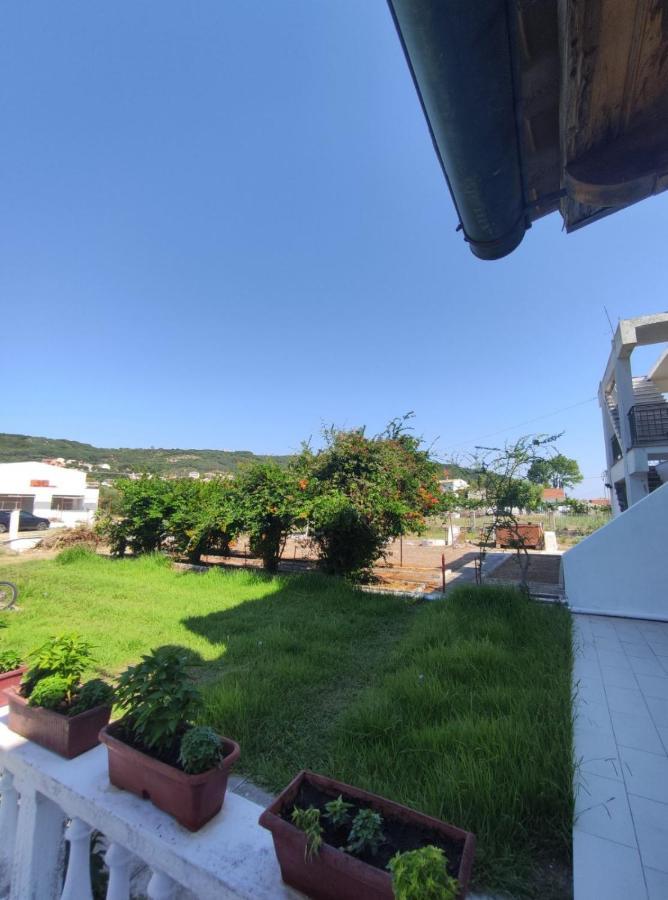 Villa Nea Zoi Moraḯtika Esterno foto