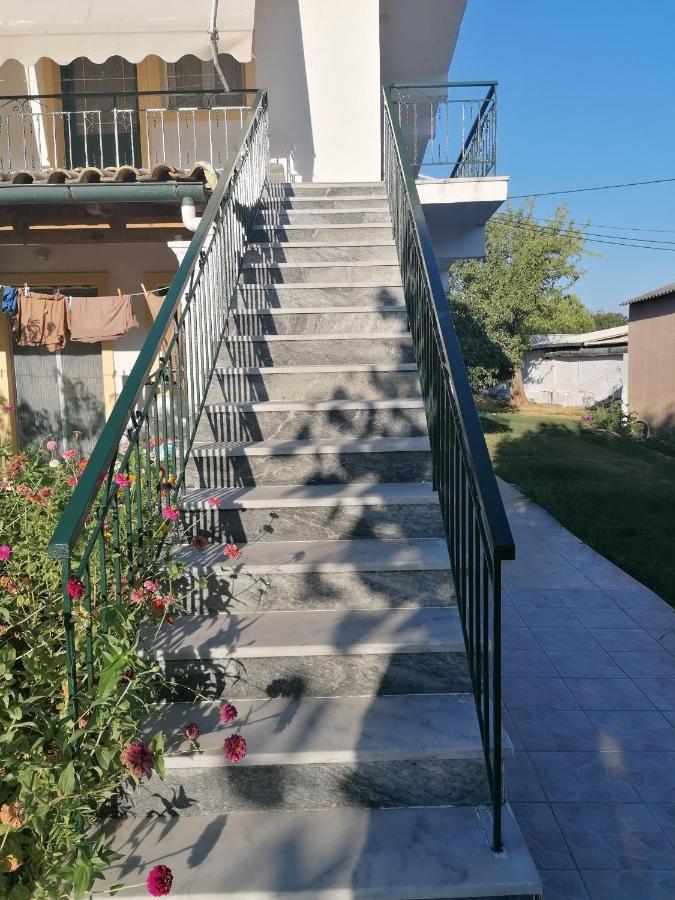 Villa Nea Zoi Moraḯtika Esterno foto